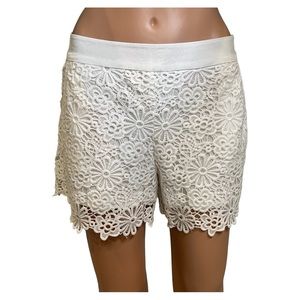 Lined Lace shorts size M